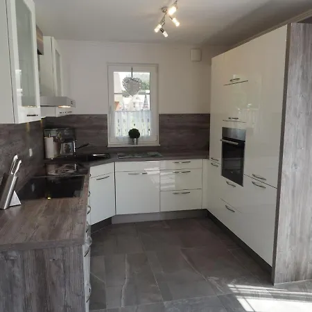 Holiday home Lively In With Garden *